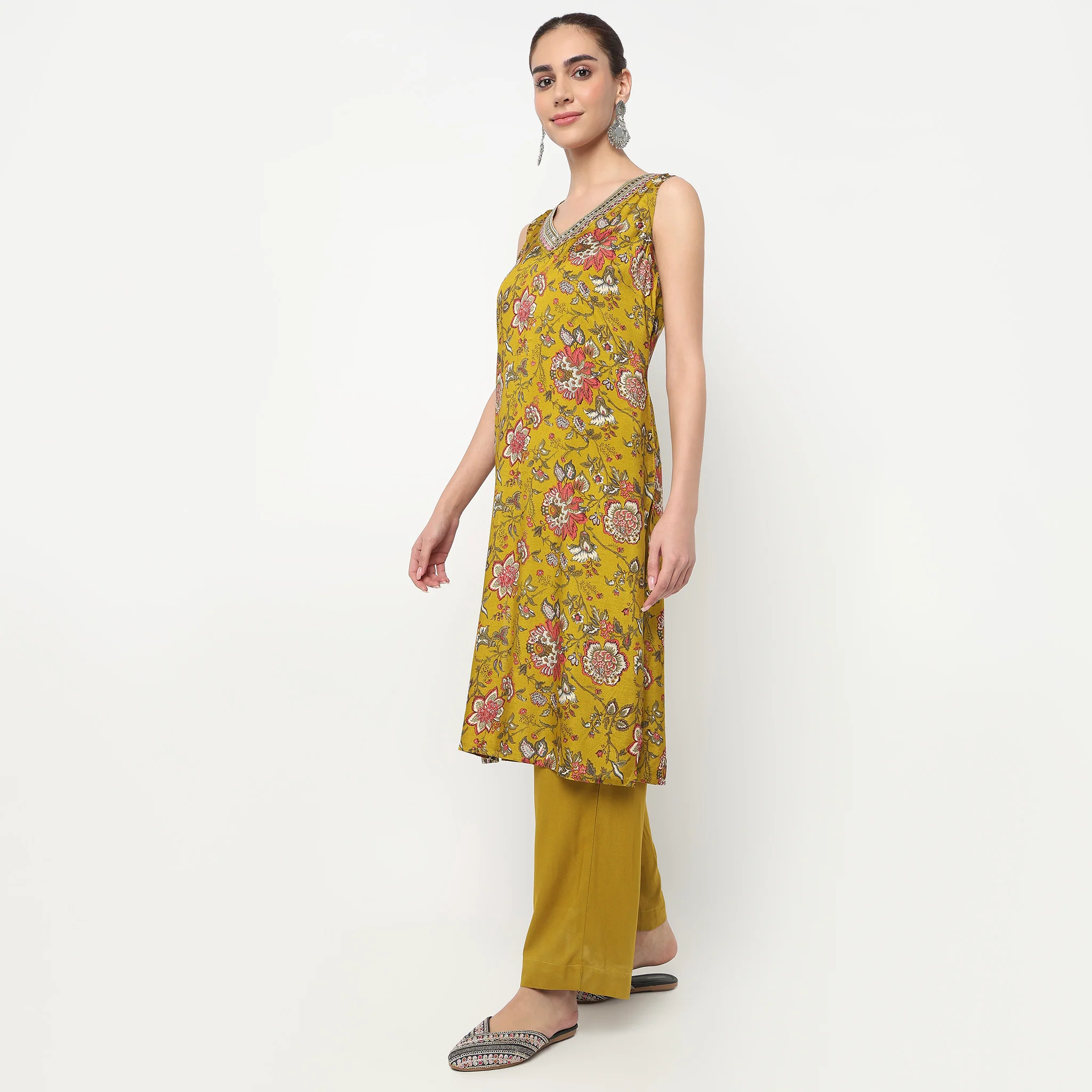 V-Neck Printed Straight Kurta with Pant & with Dupatta Set - Image 5