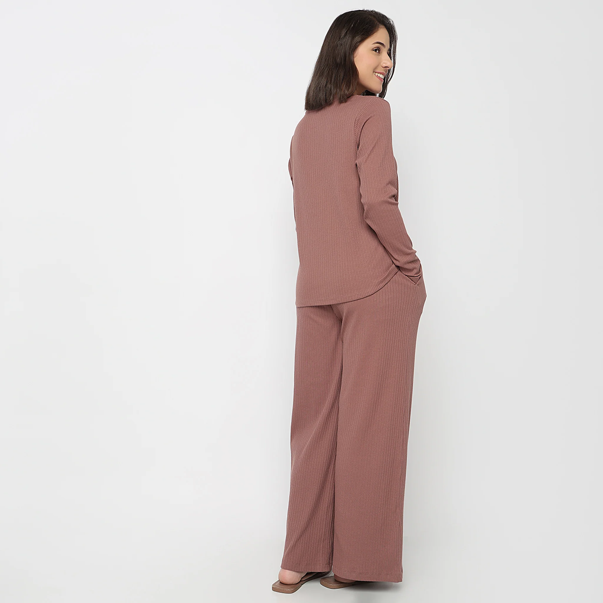 V-Neck T-Shirt with Pyjama Sleepwear Set - Image 10