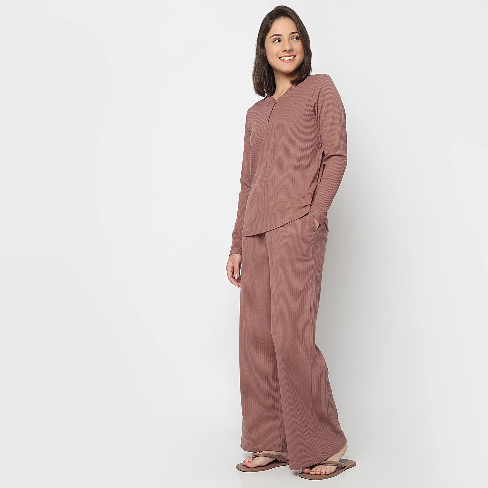 V-Neck T-Shirt with Pyjama Sleepwear Set - Image 12