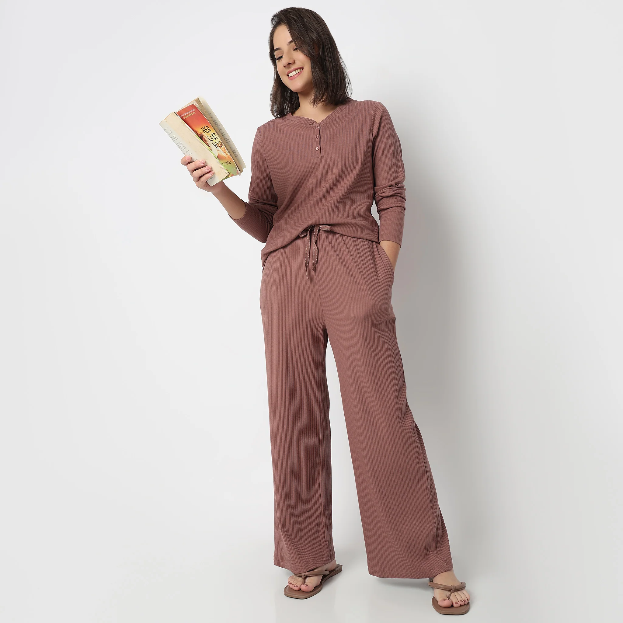 V-Neck T-Shirt with Pyjama Sleepwear Set - Image 8