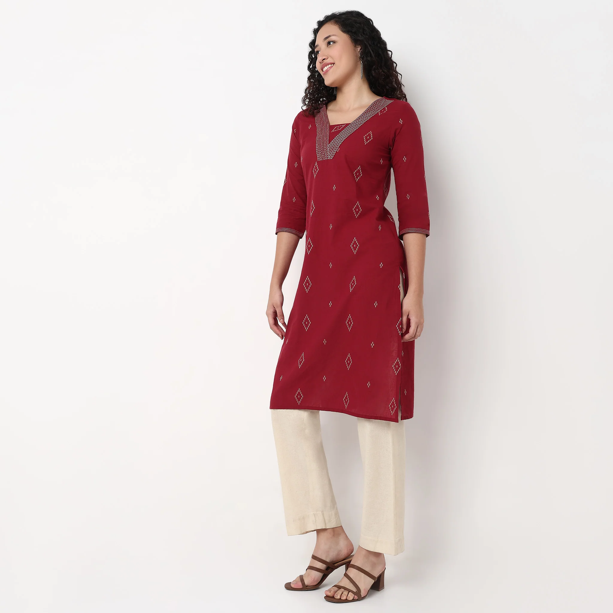 V-Neck With Couching and Gusset Long Kurta - Image 5
