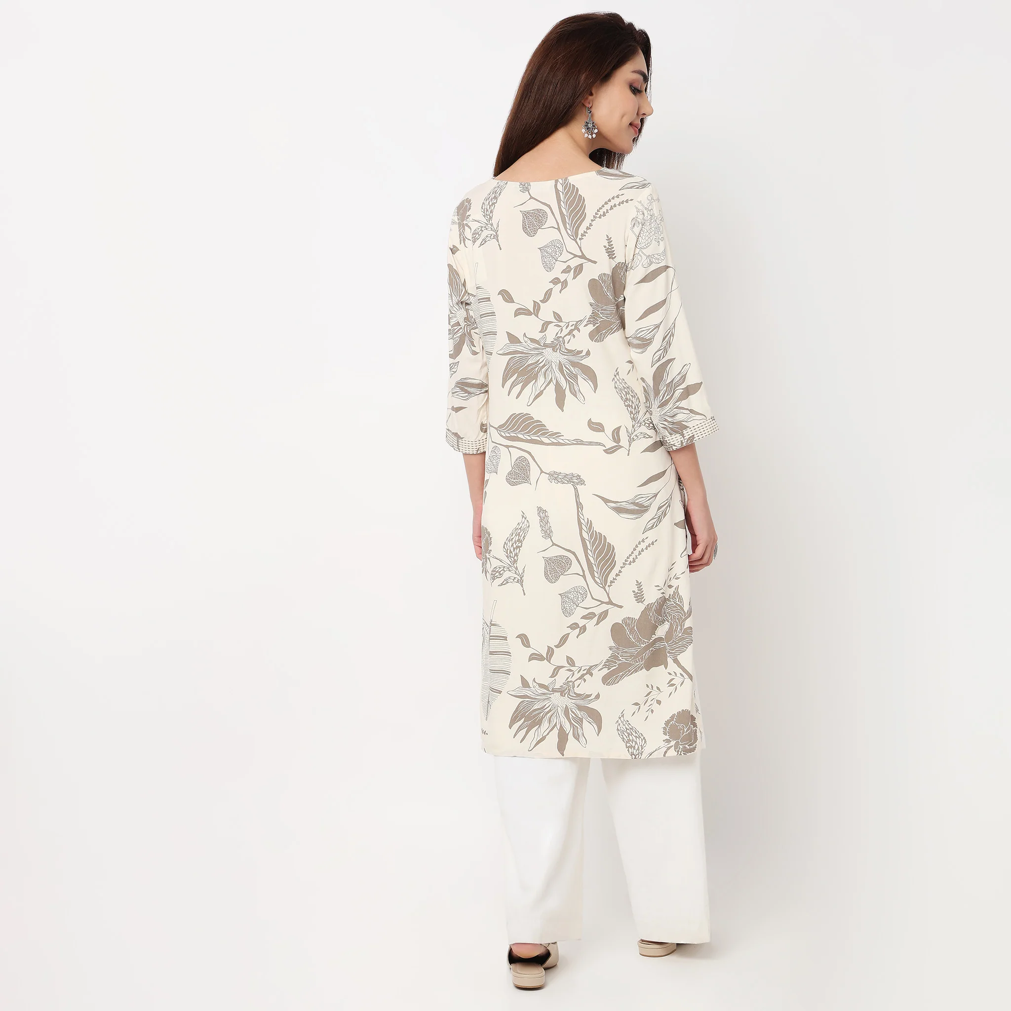 V-Neck With Couching Long Kurta - Image 3