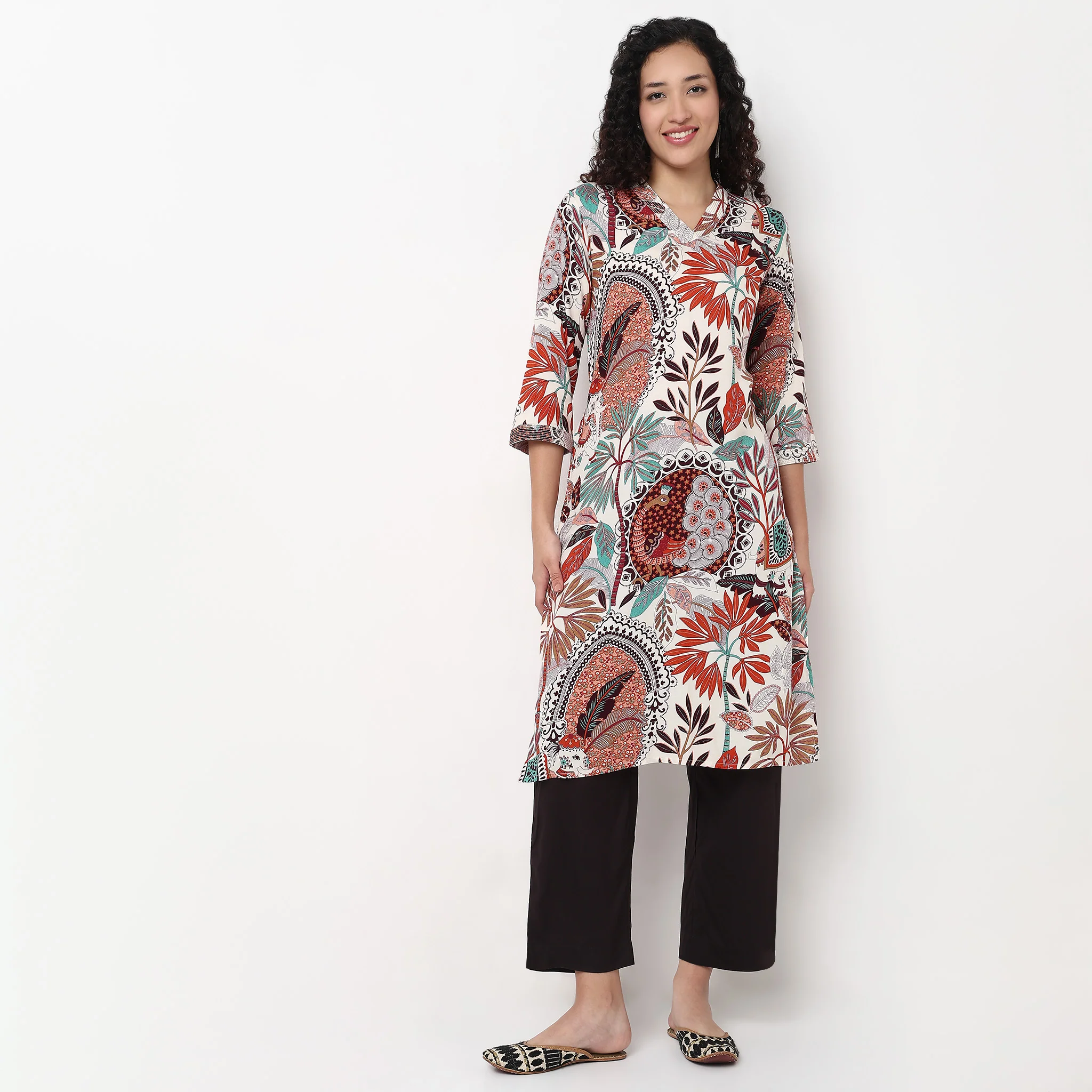 V-Neck With Couching Straight Long Kurta - Image 2