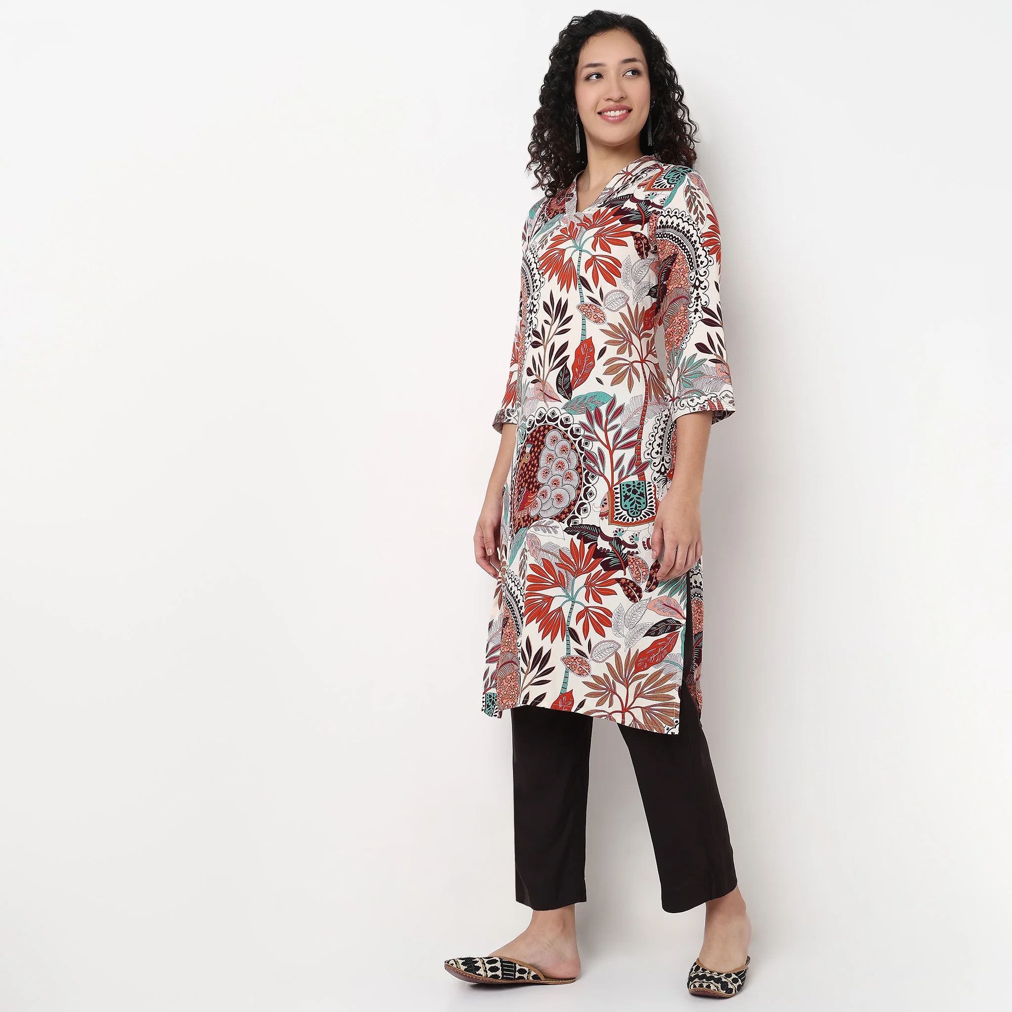 V-Neck With Couching Straight Long Kurta - Image 5