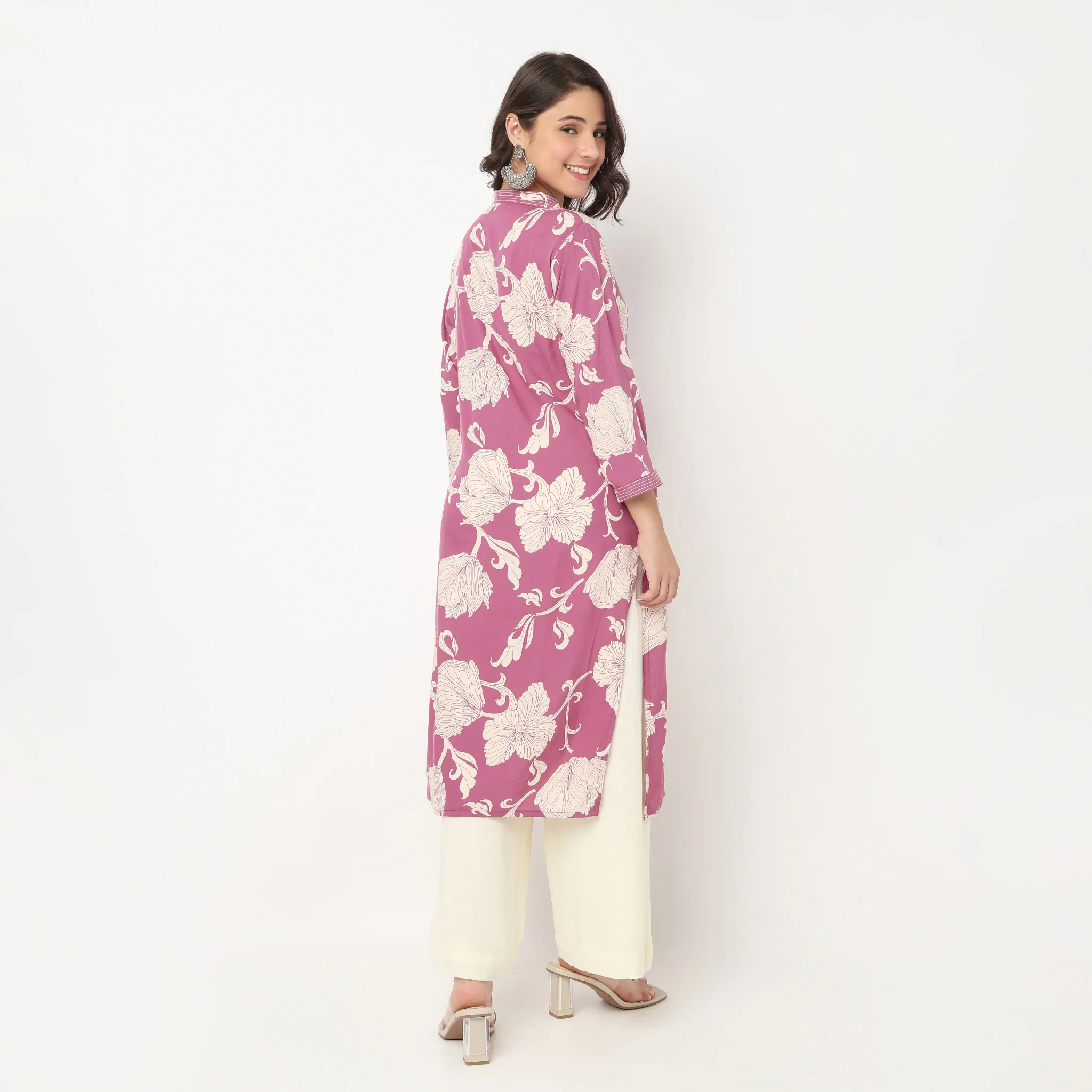 V Neck With Gusset and Couching Long Kurta - Image 3
