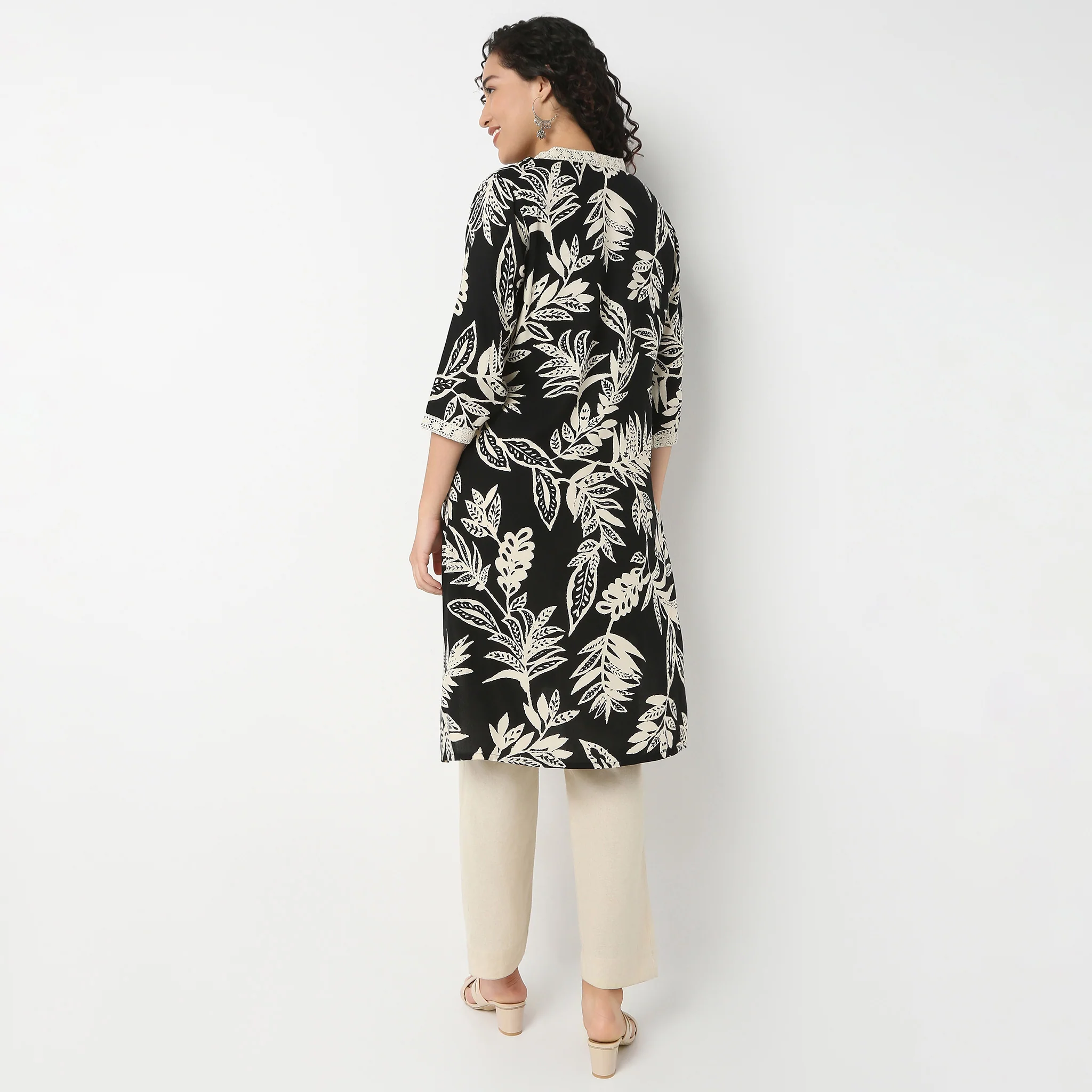 V-Neck With Gusset Long Kurta - Image 3
