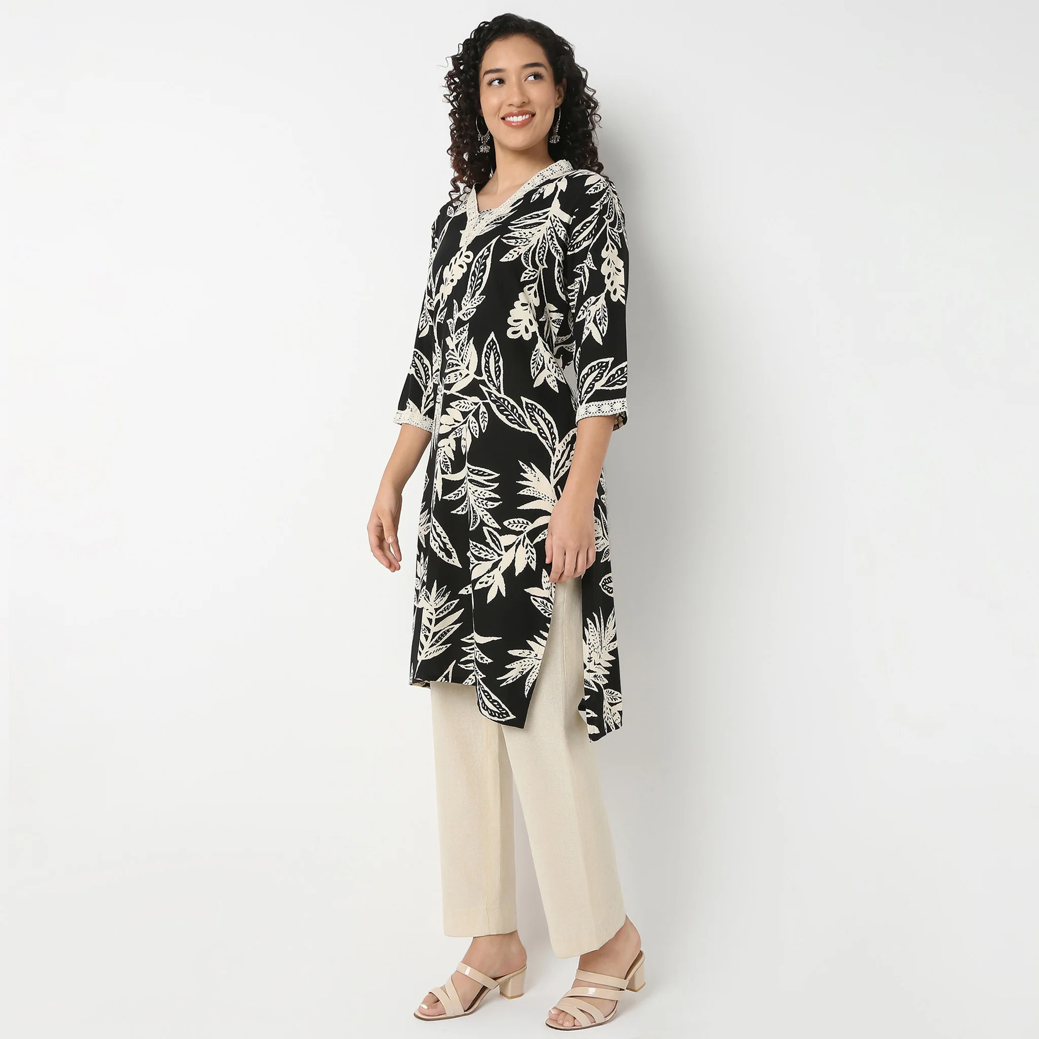 V-Neck With Gusset Long Kurta - Image 5