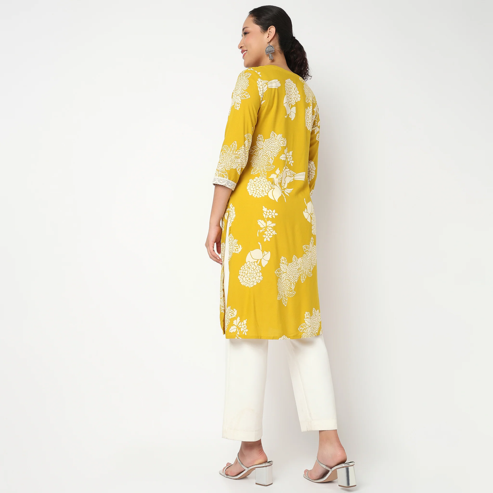 V Neck With Gusset Printed Kurta - Image 3