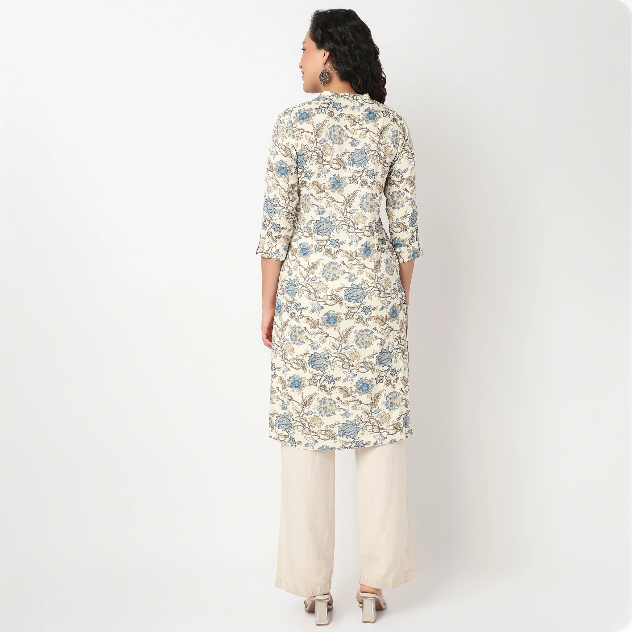 V Neck With Lace Detailing Long Kurta - Image 3