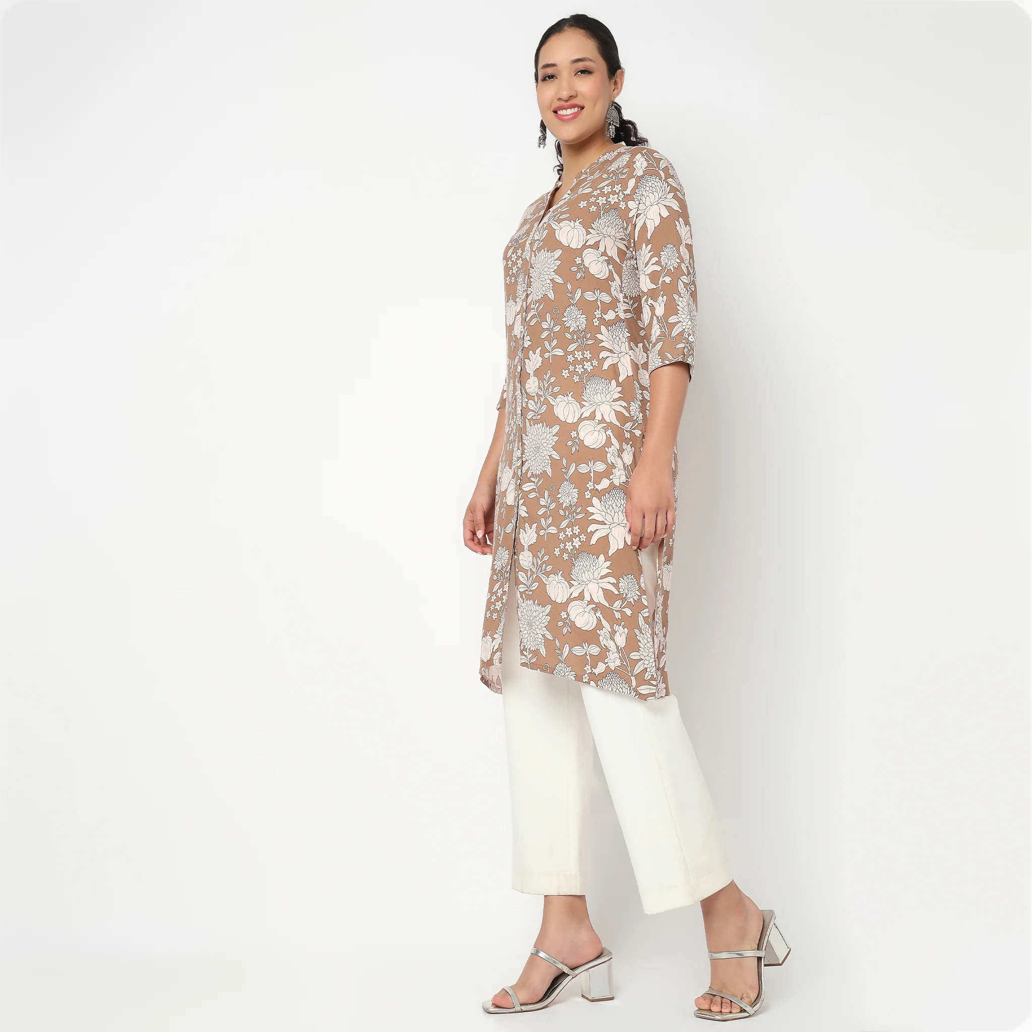 V Neck With Lace Detailing Long Kurta - Image 5