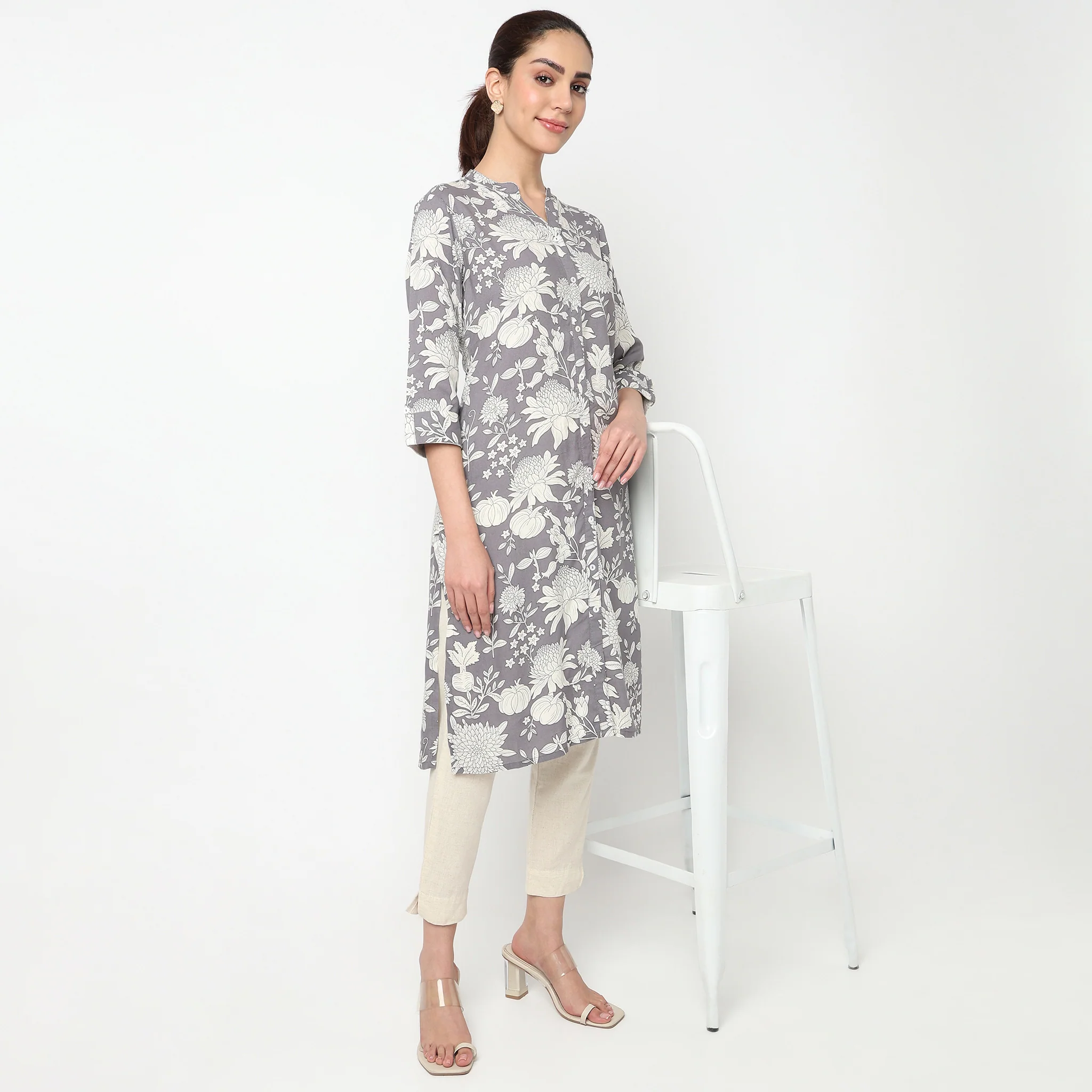 V Neck With Lace Detailing Long Kurta - Image 6