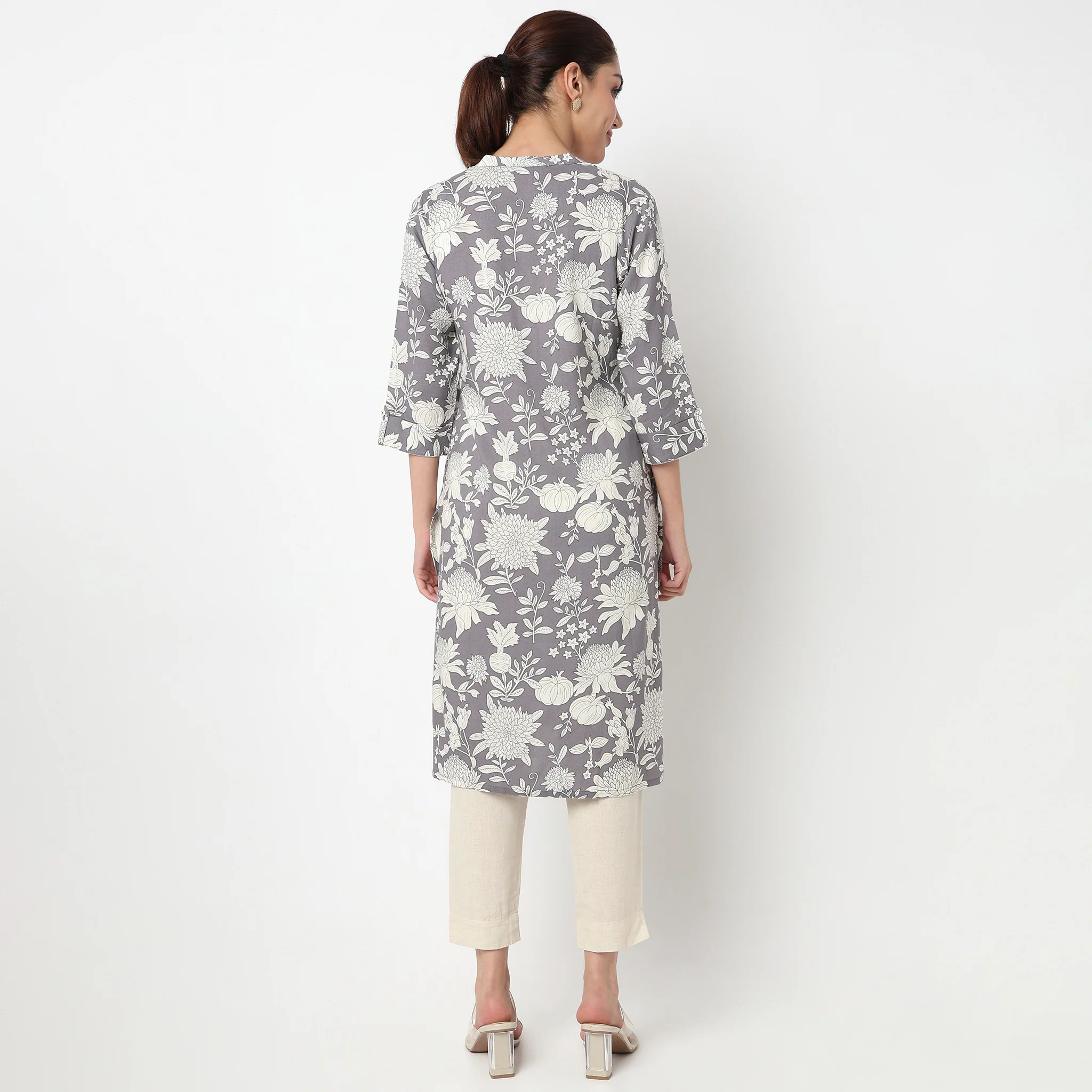 V Neck With Lace Detailing Long Kurta - Image 9