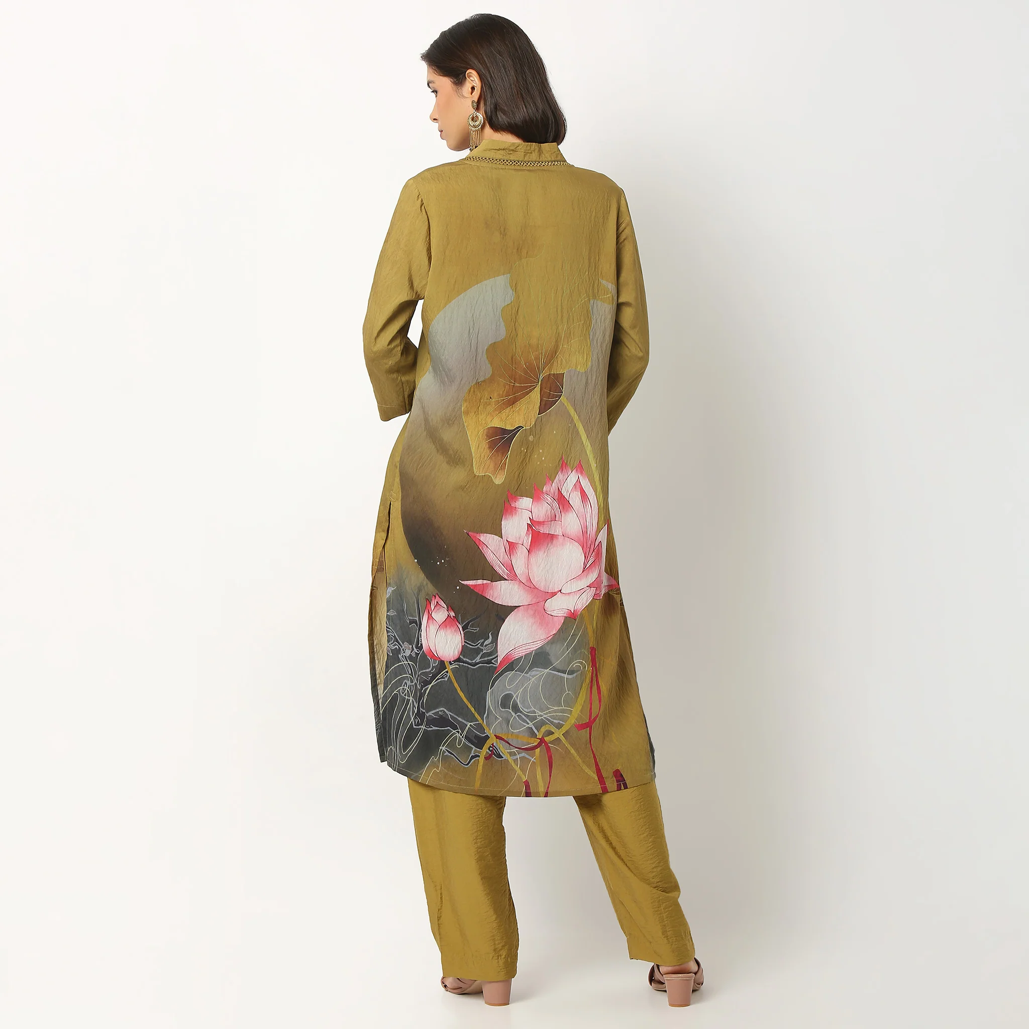 V-Neck Printed Kurta With Pant Set - Image 3