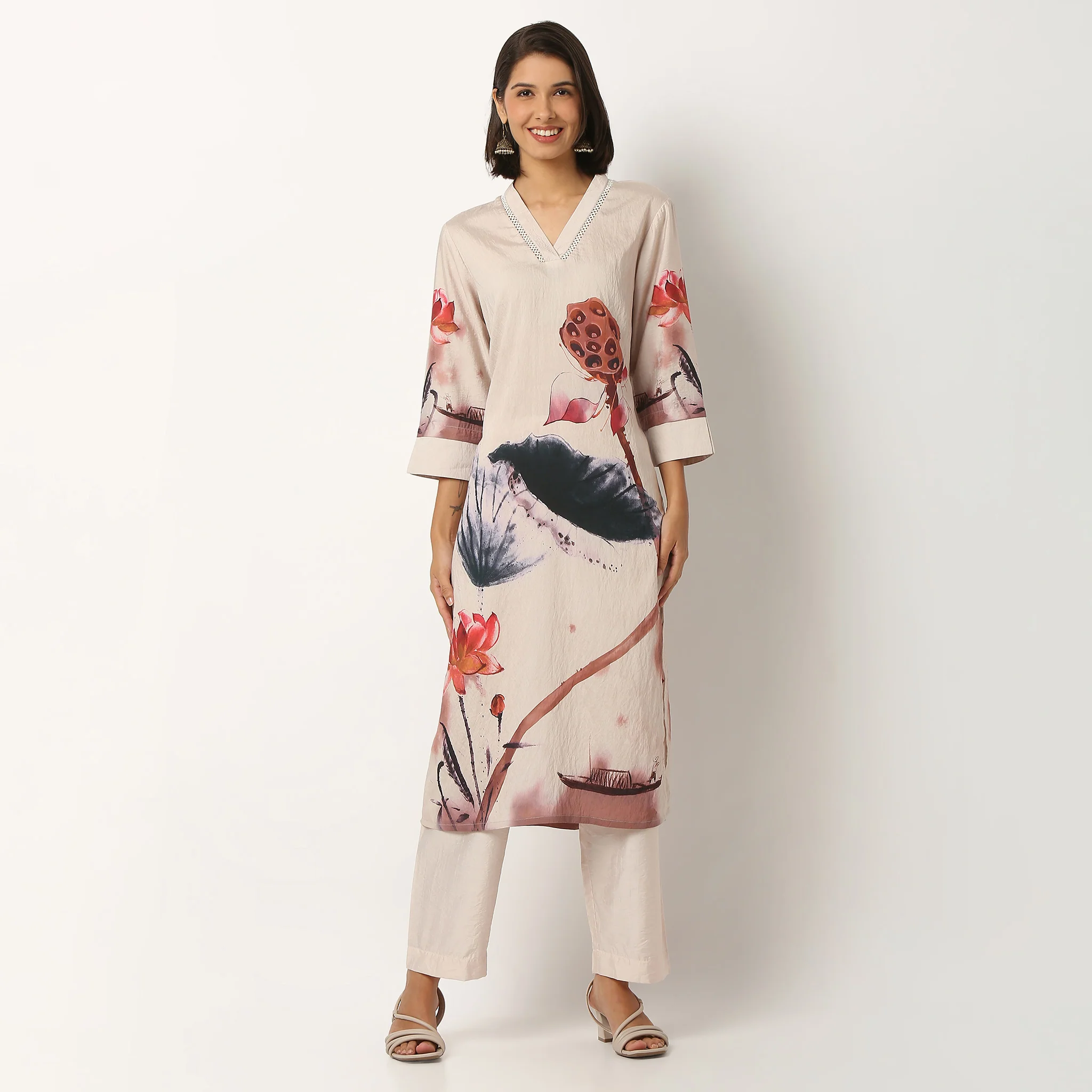 V-Neck Printed Kurta With Pant Set - Image 2