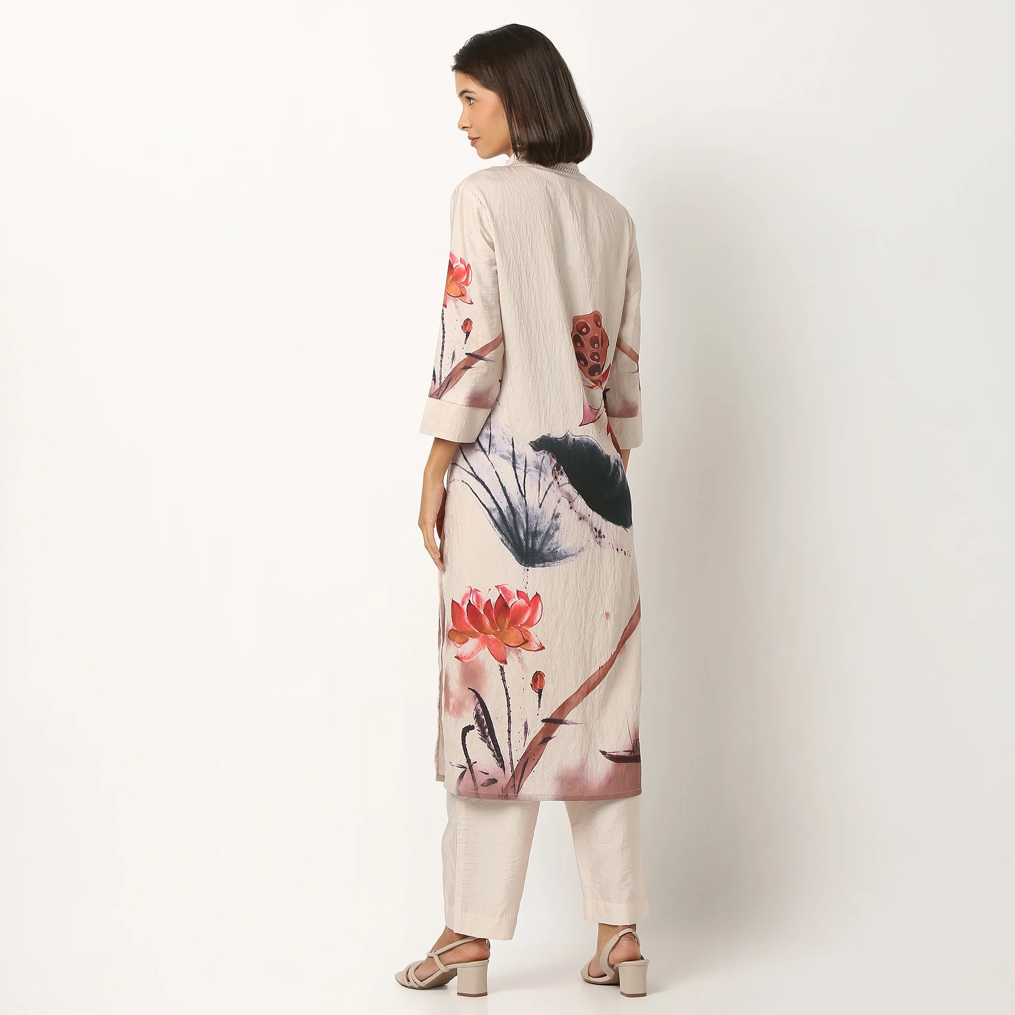 V-Neck Printed Kurta With Pant Set - Image 3