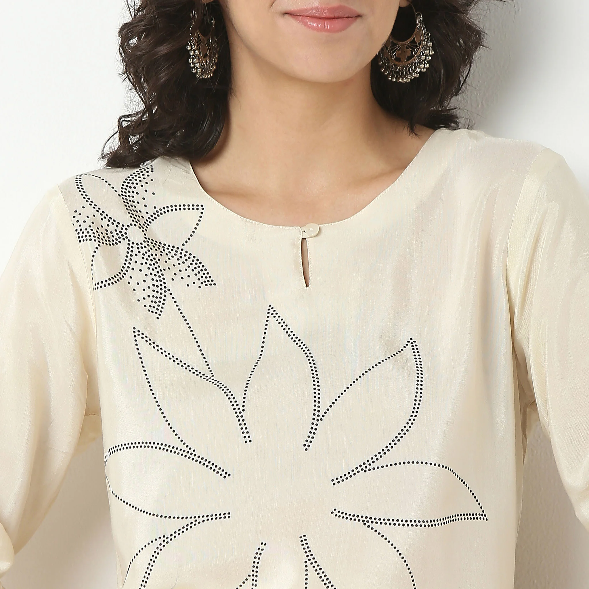 Embroidered Straight Kurta - Image 4
