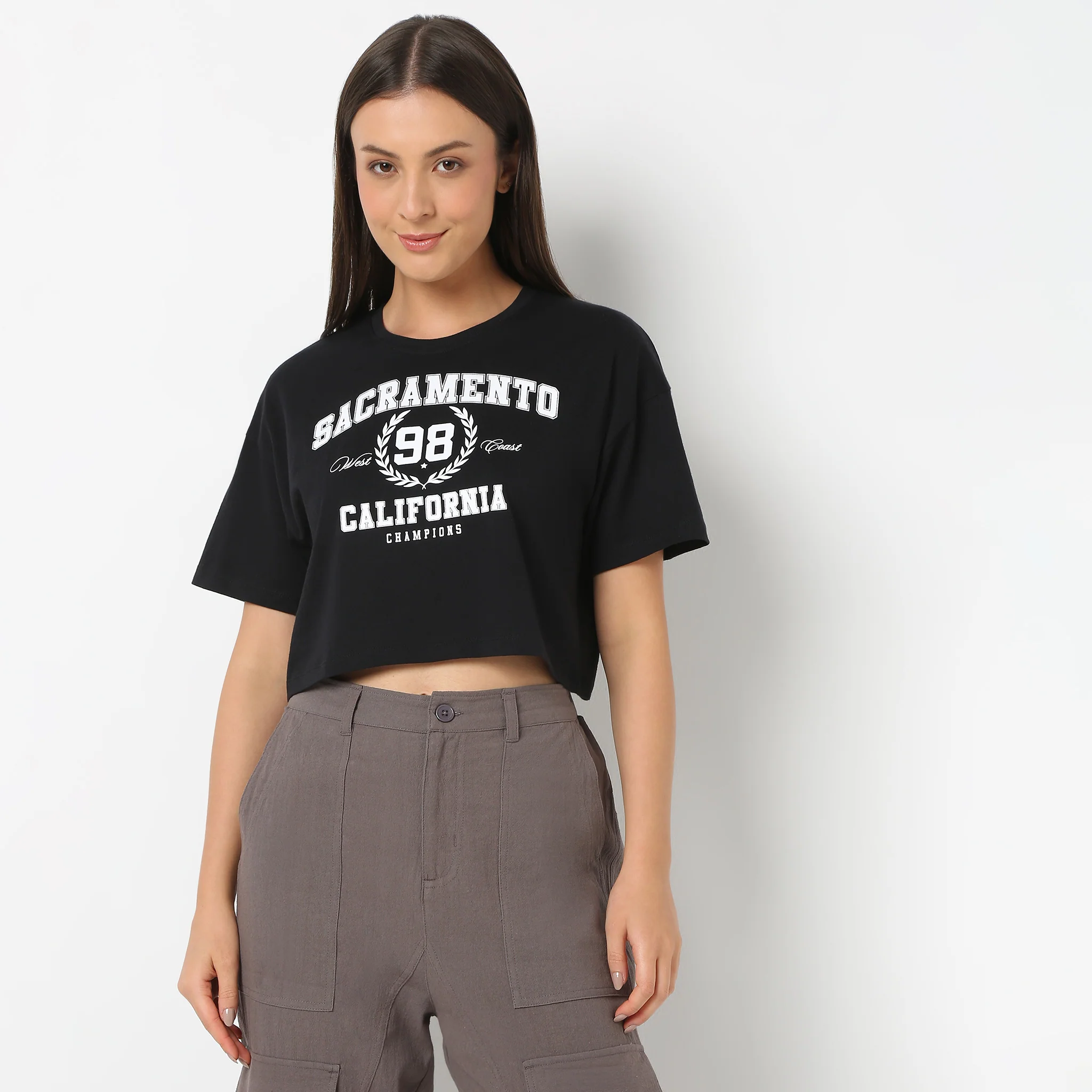 Round Neck Half Sleeve Boxy Fit Graphic Crop T-Shirt - Image 2