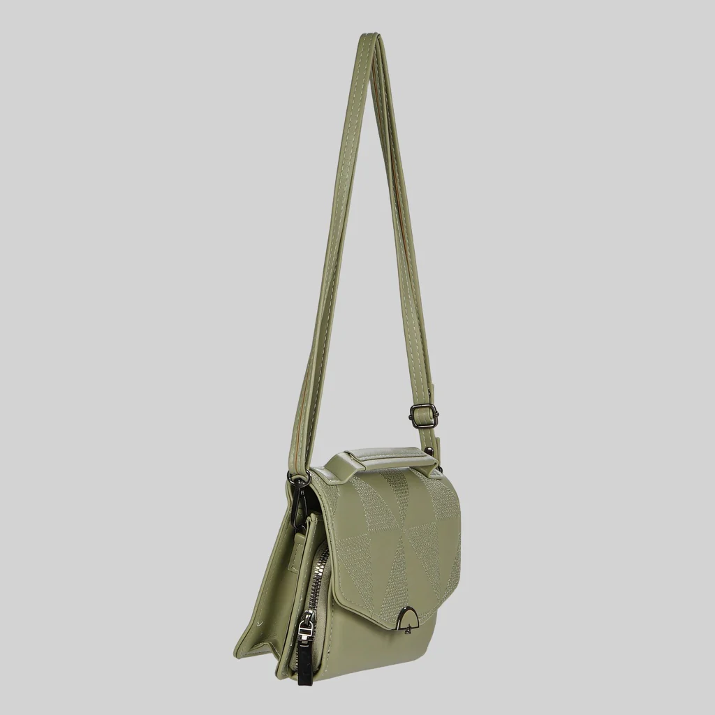 Women Solid Sling Bag - Image 10