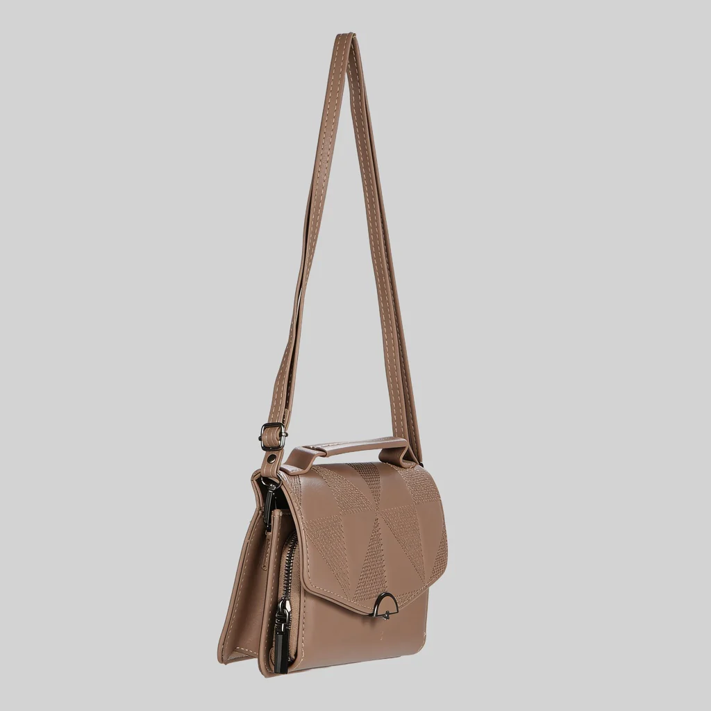 Women Solid Sling Bag - Image 5