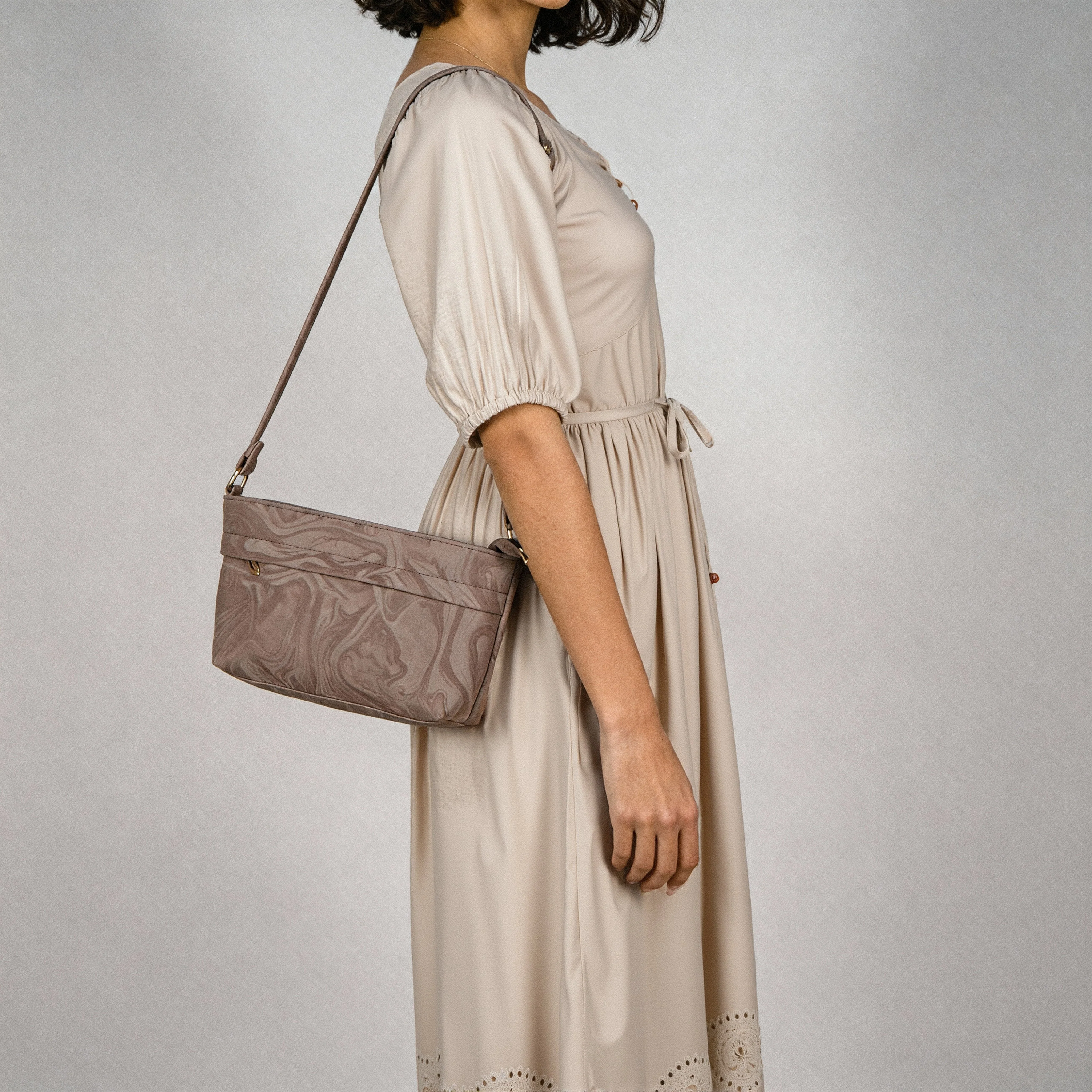 Women Solid Sling Bag - Image 2
