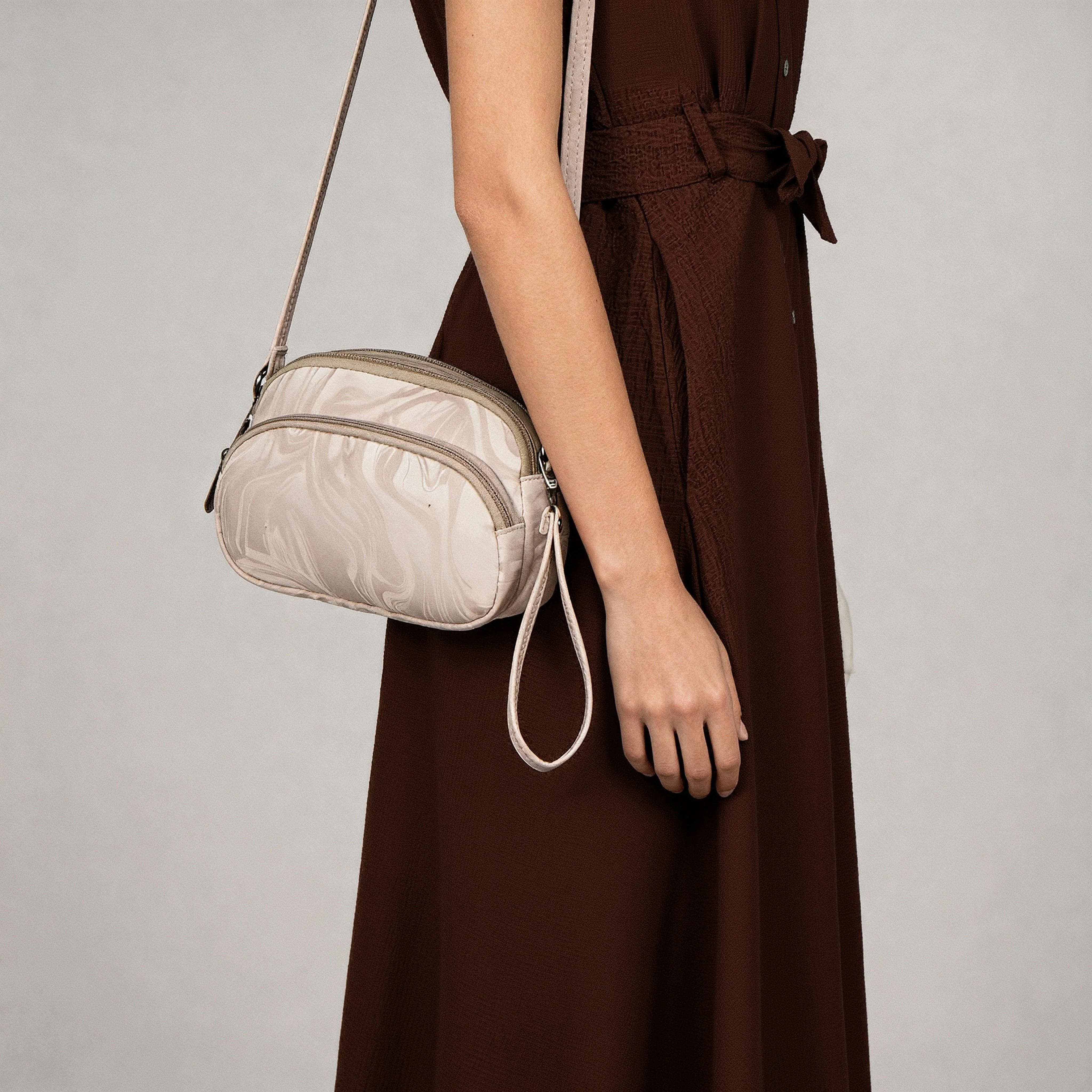 Women Solid Sling Bag - Image 12