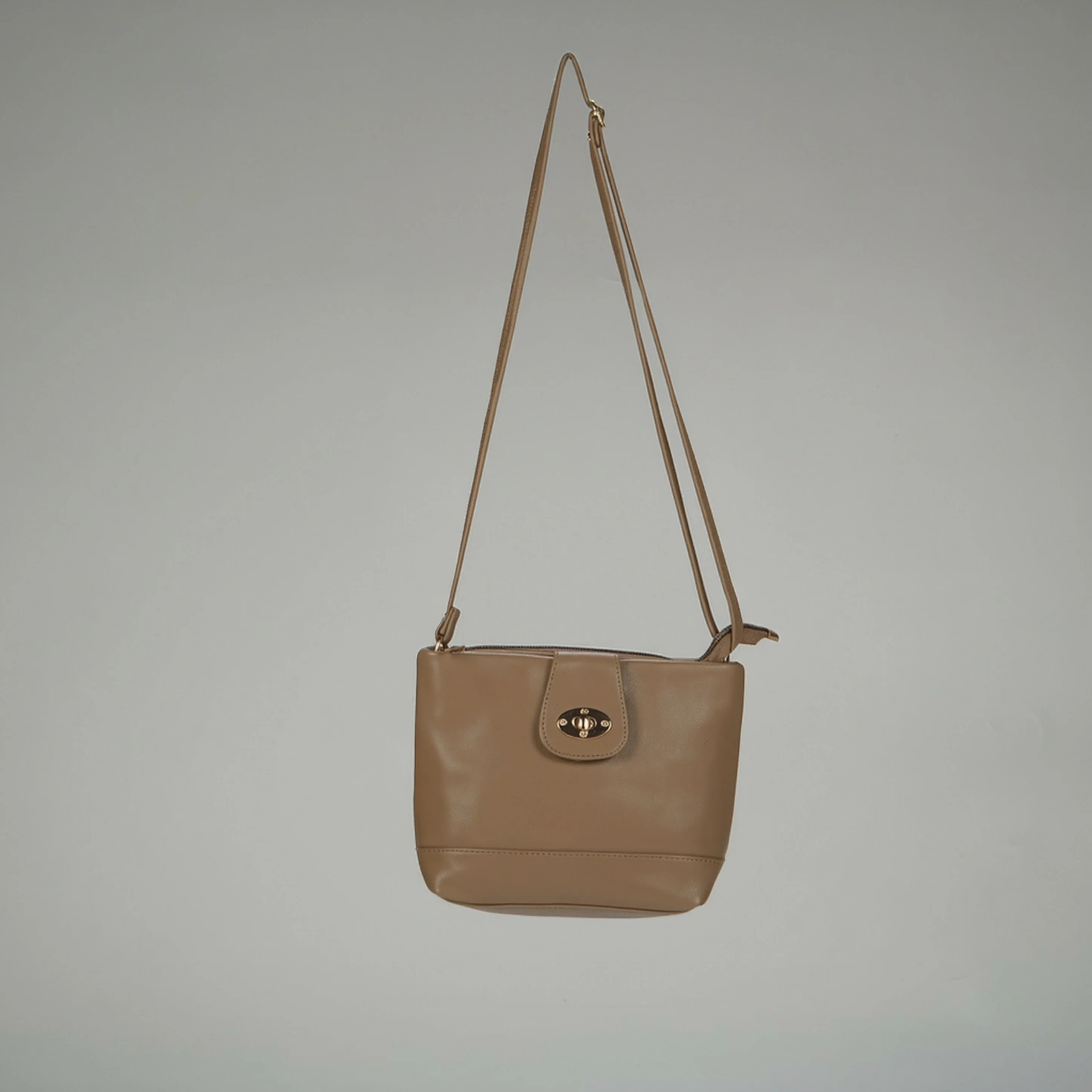 Women Solid Sling Bag - Image 10
