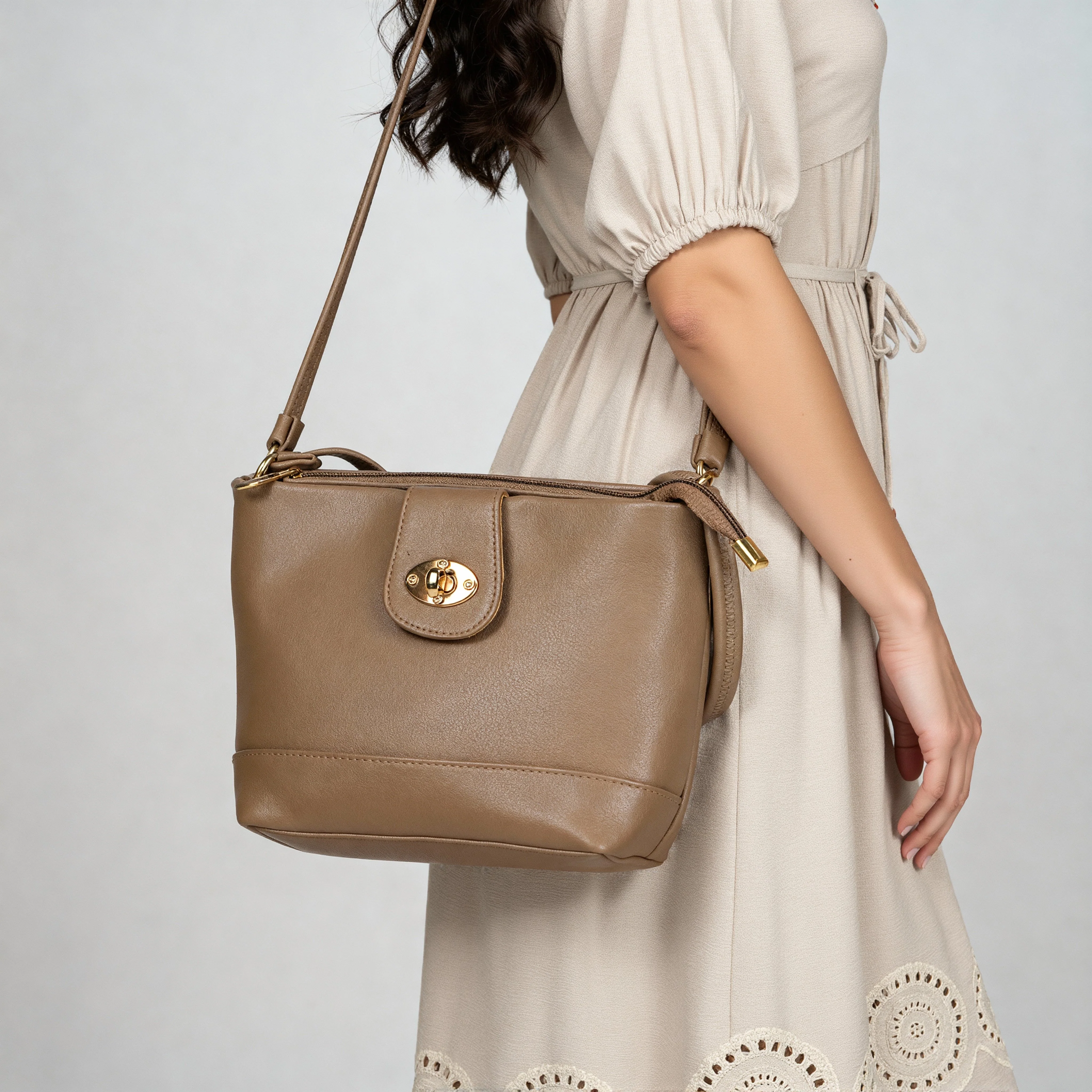 Women Solid Sling Bag - Image 7