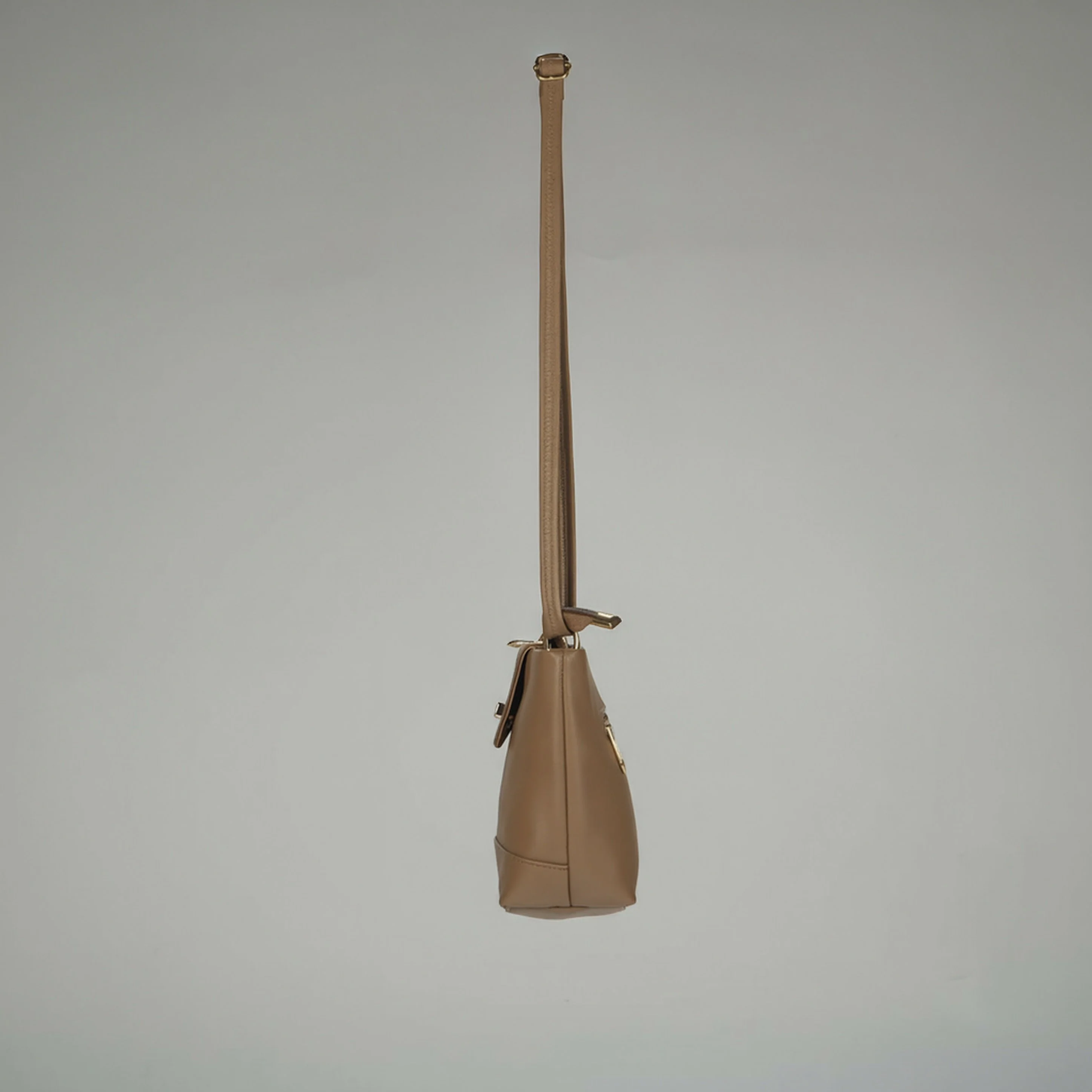 Women Solid Sling Bag - Image 9