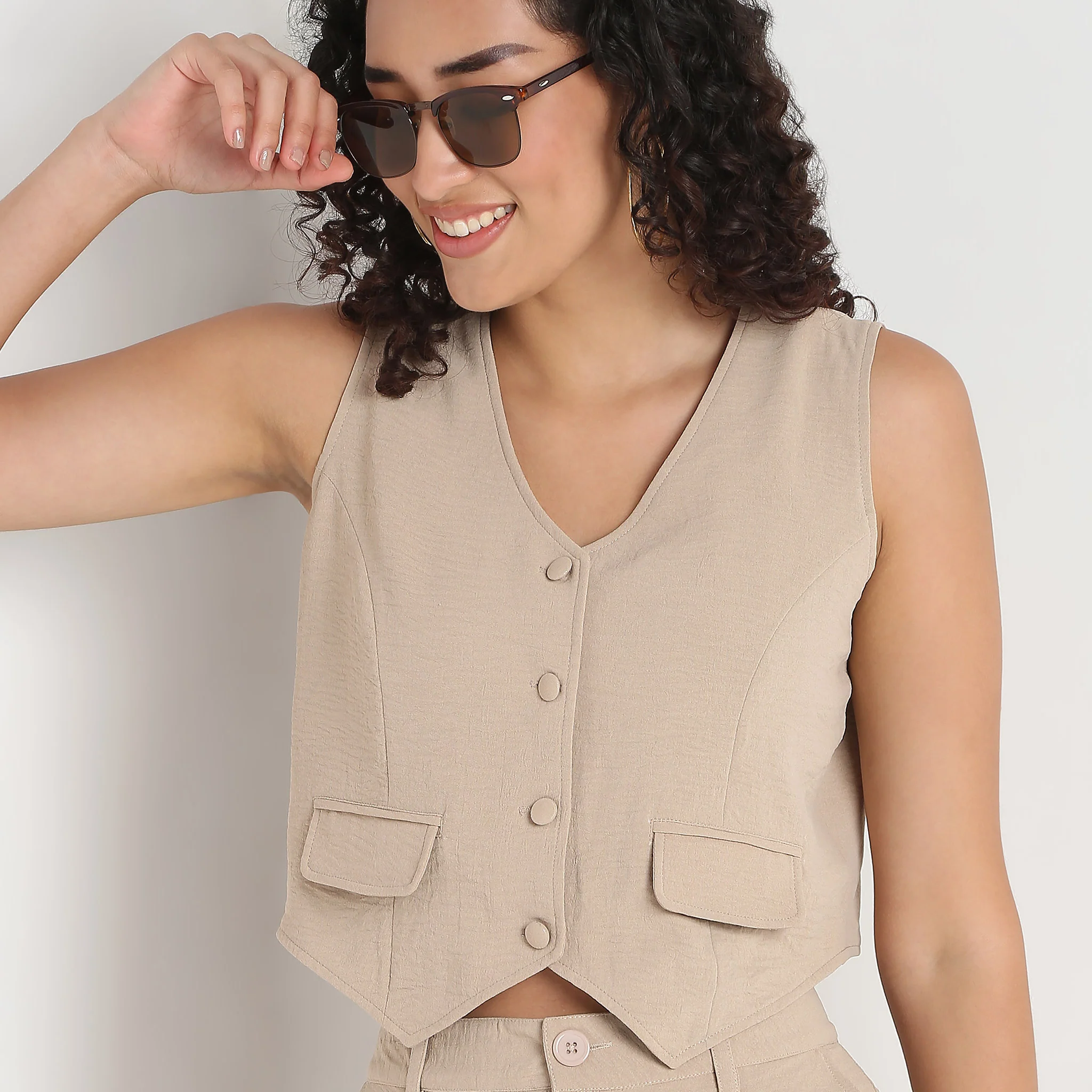 Fitted Vest With Front Button Opening - Image 4
